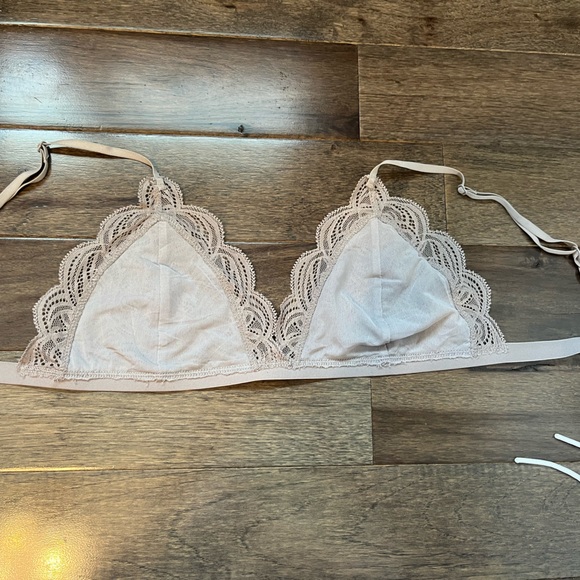 Aritzia Talula Bralette - Picture 3 of 3